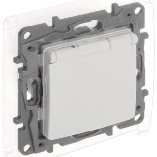 LEGRAND Niloé 2P+T franco-belge a vis a eclips IP44 blanc– 764537